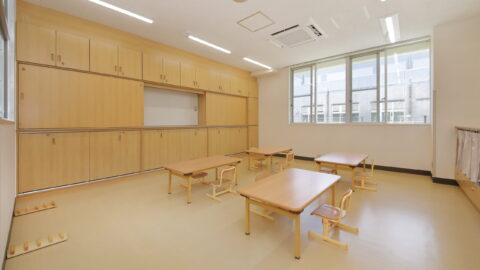 明るい色調が調和したスペース