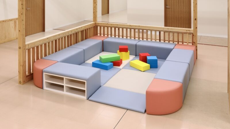 安全に遊べる家具を納品したクッションスペース