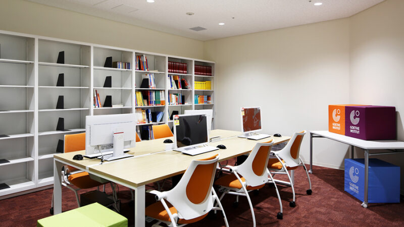 開放的な学習スペースが整う文化センターの一室