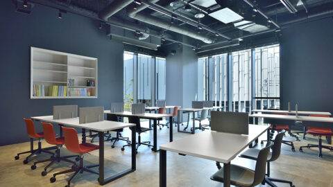 開放的でクリエイティブな発想を促すワークスペース