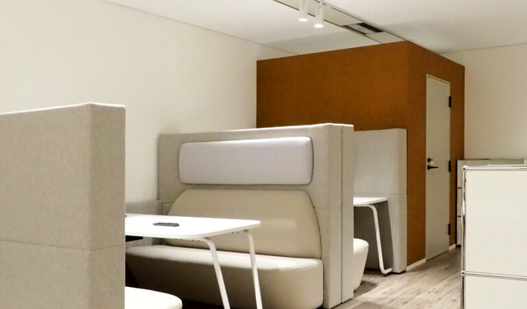 個人の集中とチームの連携を両立できるレイアウト