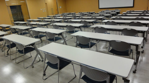 多人数の授業やセミナーにも対応できる学習空間