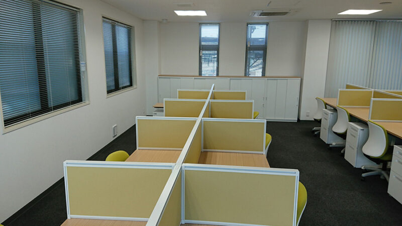 適度に区切られた集中しやすいデスク