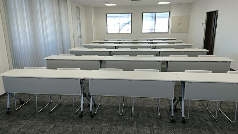 多人数での研修や会議に対応する空間