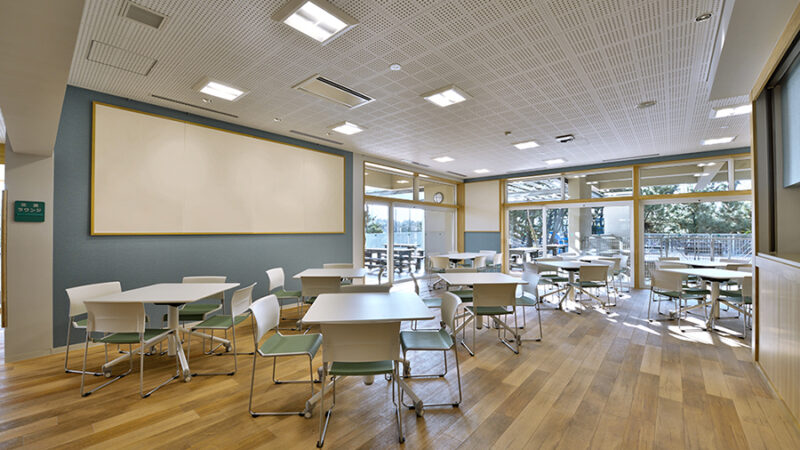 多目的に利用できるカジュアルな空間