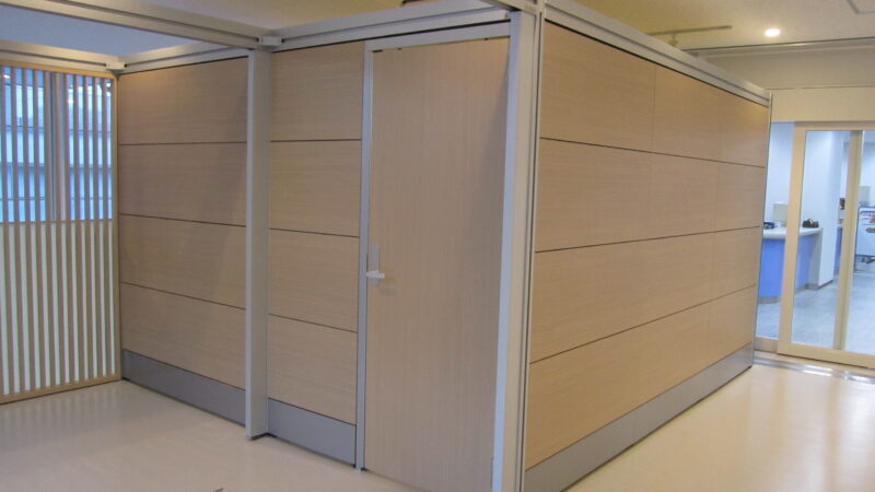 面談やオンライン相談などに最適な独立型ブース