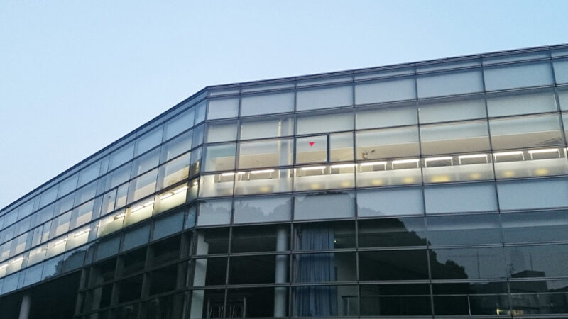 横浜国立大学 中央図書館の外観